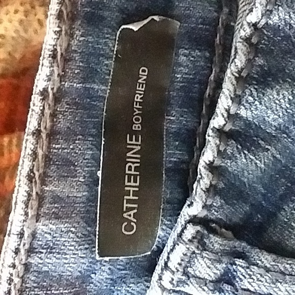 Kut from the Kloth Catherine boyfriend jeans - Picture 6 of 9